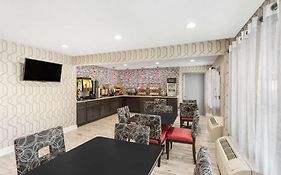 Clarion Pointe - Greensboro Coliseum Area